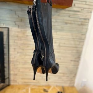 Cascadei leather booties, made in Italy.